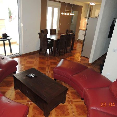 Apartments Naomi And Marsel โตรกีร์ ภายนอก รูปภาพ