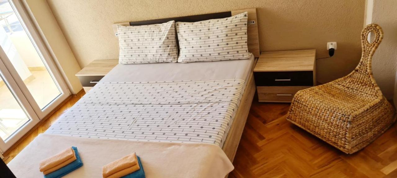 Apartments Naomi And Marsel โตรกีร์ ภายนอก รูปภาพ